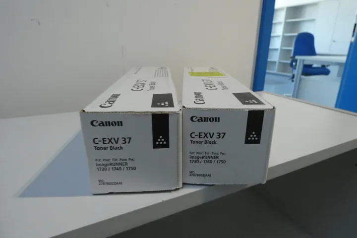 2x Canon Toner